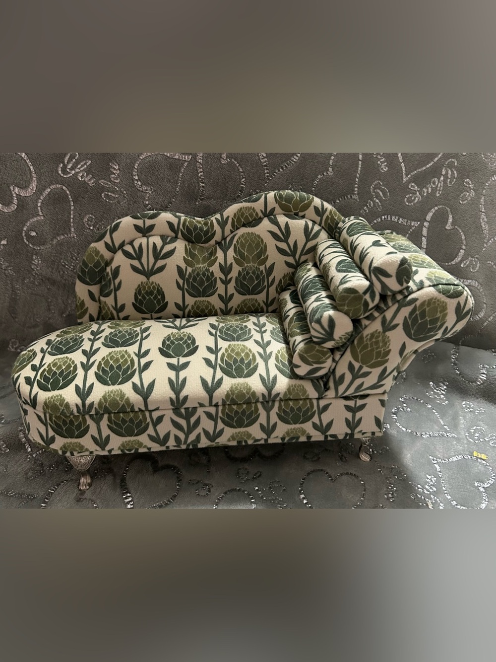 NWT Hilabee, Forest Green Leaves Mini Chaise Lounge Sofa Jewelry Box